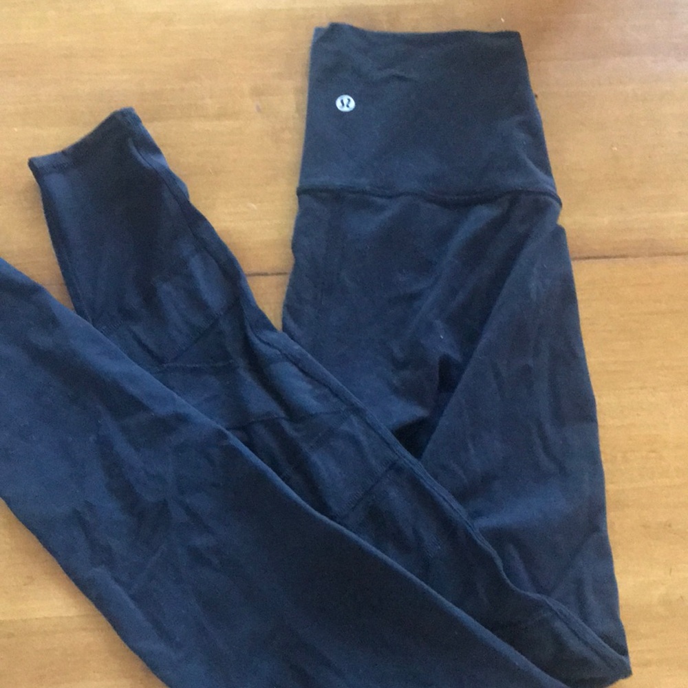 black mesh tiger striped LULULEMON leggings